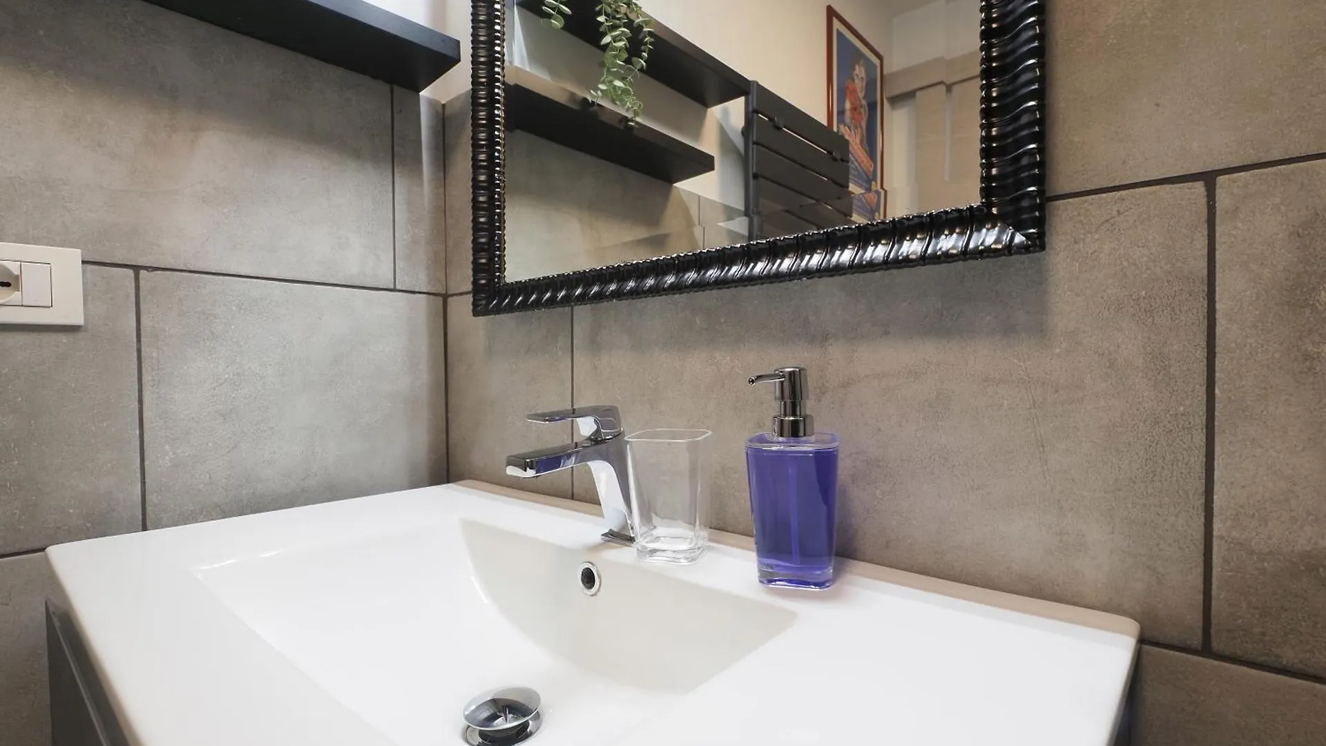 Primopiano - Valtorta Apartment Milan 0*,  Italy